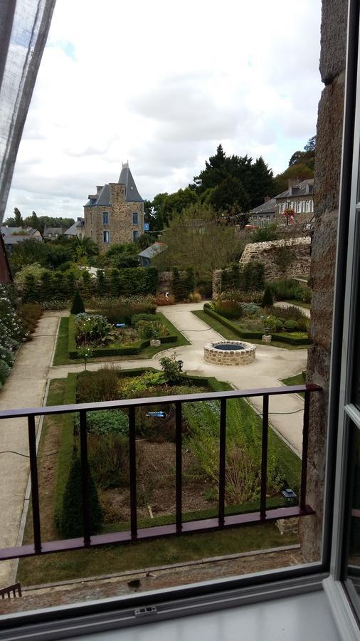 Jardin Des Simples Hotel Mont-Dol Bagian luar foto