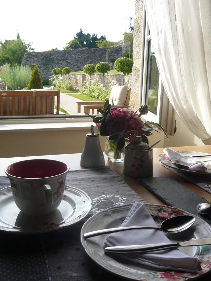 Jardin Des Simples Hotel Mont-Dol Bagian luar foto